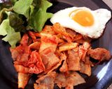 簡単なのに美味！目玉焼きのせ豚キムチ♪作り方5写真