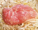 簡単！柔らか鶏胸肉ともやしのネギダレ作り方5写真