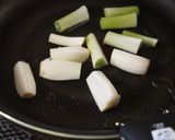 ネギを味わう♪焼きネギの味噌汁作り方3写真