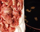 白菜と鶏せせりのエスニック炒め作り方3写真
