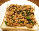 おひとりさまの刺激的な納豆トースト作り方2写真