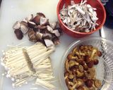キノコが主役の香ばしい豚汁作り方1写真