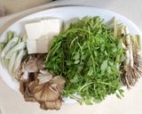 コリコリ鶏つくねとセリのヘルシー鍋作り方1写真