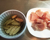 簡単！鶏胸肉とごぼうと人参の味噌炒め。作り方1写真