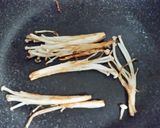 健康レシピ焼きえのきとネギで香ばし味噌汁作り方4写真