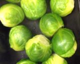 芽キャベツ炒め〜カレーヨーグルトソース〜作り方1写真