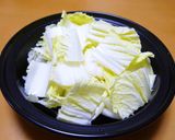 白菜消費に！柔らか鶏むね肉のレンジ塩麹鍋作り方4写真