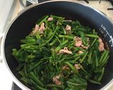 とろ～りチーズ✿アスパラ菜＆豚薄肉炒め作り方4写真