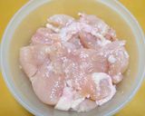 白菜消費に！柔らか鶏むね肉のレンジ塩麹鍋作り方1写真