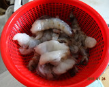 簡単♪エビと豆苗の塩炒め作り方1写真