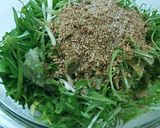 おつまみにも♪ 水菜とすりごまのサラダ作り方2写真