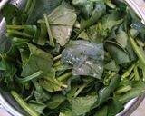 簡単 ほうれん草 椎茸 油揚げの 味噌汁作り方2写真