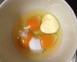 ☆お弁当に彩り!カニカマin卵焼き☆作り方1写真