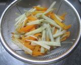 ＊ゴボウサラダのごまキャベツ和え＊作り方1写真