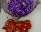 トスサラでトマトと魚肉ソーセージのサラダ作り方1写真