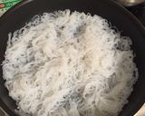 鶏皮と白滝のご飯がススムおかず!!作り方3写真