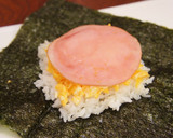 炒り卵とほうれん草バター醤油◆おにぎらず作り方7写真