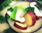 さつまいもとほうれん草、しいたけの味噌汁作り方4写真
