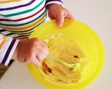 1歳児が作るアボカドのクリーミーサラダ作り方1写真