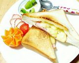 朝食☀ハムマヨ♡チーズトースト♡作り方9写真