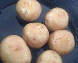 簡単！小さい新じゃがの肉味噌炒め！作り方1写真