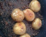 簡単！小さい新じゃがの肉味噌炒め！作り方3写真
