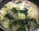 ど定番！豆腐とわかめのお味噌汁作り方2写真