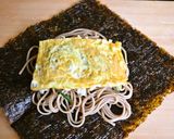 おそばの山かけおにぎらず　片手でお蕎麦！作り方4写真