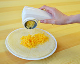 【チーズおろし器】4種類のチーズピザ作り方4写真
