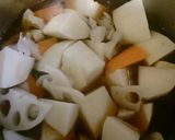 筑前煮風☆里芋ニンジン蓮根椎茸の煮物作り方3写真