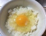 半熟卵かけご飯に梅酒をかける♫作り方1写真