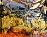 なめこと冷蔵庫の余り物で炊き込みご飯作り方1写真