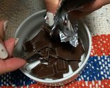 【究極のバレンタイン】チョコ製ブラ作り方1写真