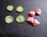簡単★ブタとカエルのデコおにぎらず作り方1写真