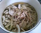 簡単！ ごぼう 椎茸 ワカメの お吸い物作り方3写真