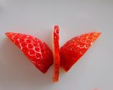 いちごバタフライ の 作り方　飾り切り作り方6写真