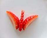 いちごバタフライ の 作り方　飾り切り作り方7写真