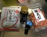 ご飯が進む☆簡単海鮮ふりかけサラダ作り方1写真
