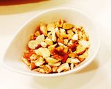 ちぢみほうれん草のアンチョビナッツソテー作り方3写真