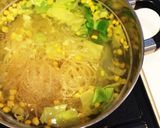 キャベツとウインナーの豆乳スープパスタ♡作り方3写真