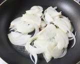 ご飯がすすむ【豚バラと玉ねぎ炒め】作り方2写真