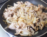 ご飯がすすむ【豚バラと玉ねぎ炒め】作り方4写真