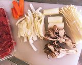 子供も食べやすい肉巻き野菜鍋♪作り方1写真