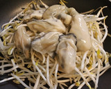 牡蠣・もやし・長ねぎのみそ味蒸し煮作り方2写真