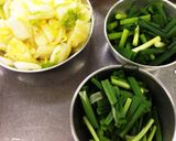 白菜漬と豚肉の中華鍋〈やよい会〉作り方1写真