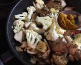 カリフラワーと舞茸のアンチョビカレー炒め作り方6写真