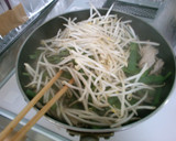簡単♪ 豚肉 ニラ もやしの 野菜炒め！作り方4写真