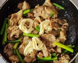 にんにくの芽と豚肉のだしマヨ炒め!作り方5写真
