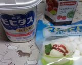 不思議食感♪マシュマロinヨーグルト☆作り方1写真