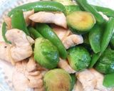 ♪スナップえんどうと芽キャベツの炒め物♪作り方6写真